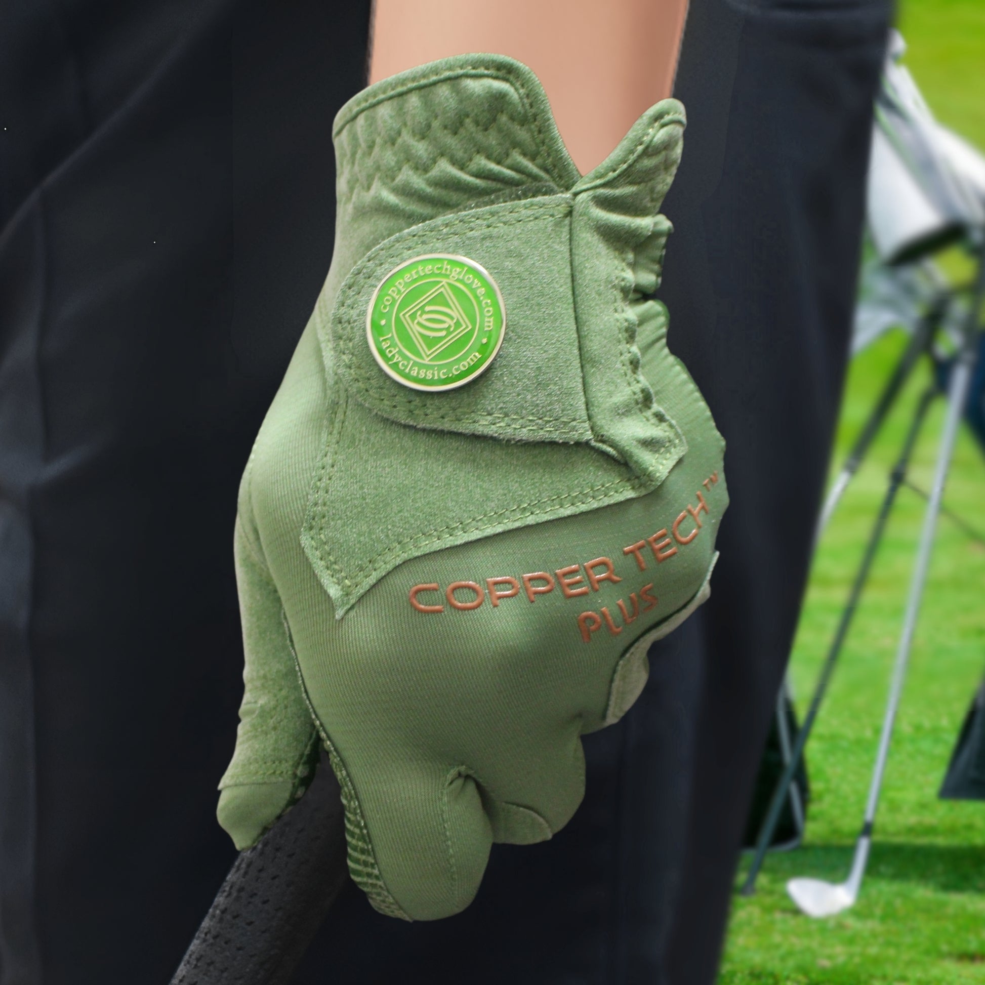 Women’s moisture-wicking golf glove with copper technology for arthritis pain relief, offering a blood circulation, ergonomic fit for all skill levels with mild compression